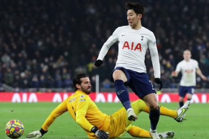  罗马锋线低迷遭升班马逼平  