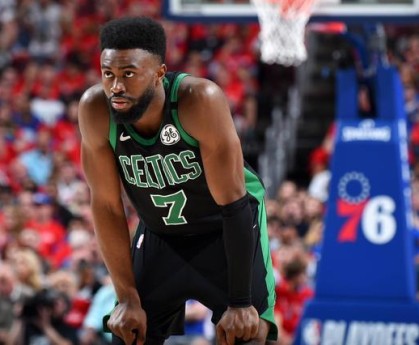  杰伦布朗爆发砍下四十加十，凯尔特人轻取魔术迎六连胜  