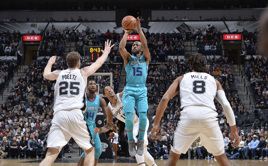  马刺战胜活塞终结十九连败  