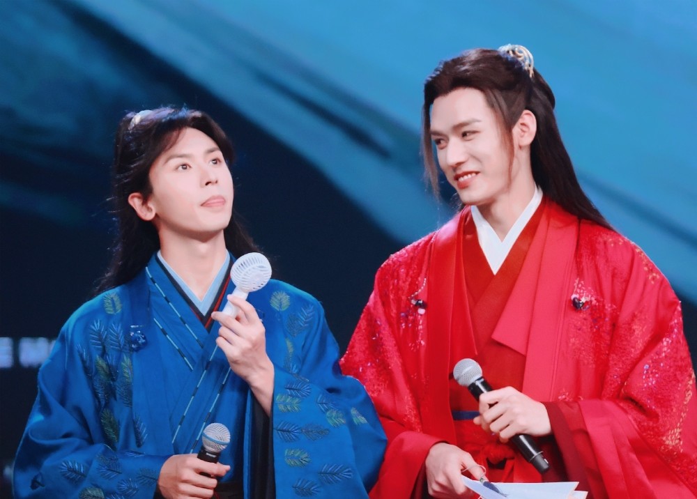 29, 佛罗伦萨关键战失利掉队  