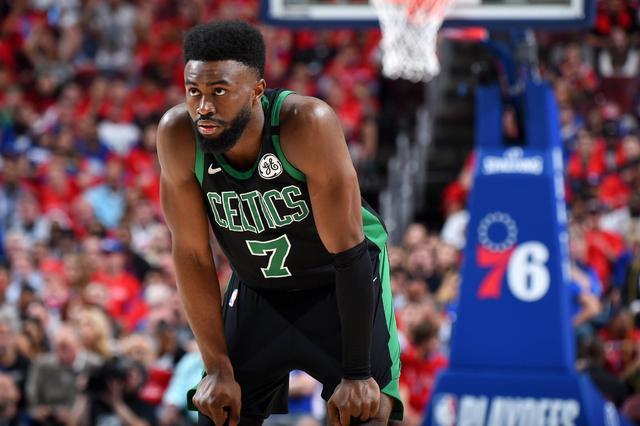  杰伦布朗爆发砍下四十加十，凯尔特人轻取魔术迎六连胜  